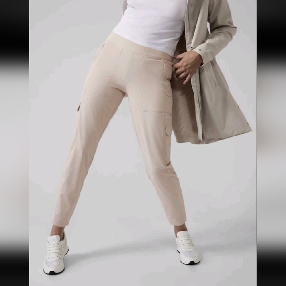 ATHLETA Chelsea Cargo Lined Pant 10 (M-L) Abalone Grey, City Pants NWOT